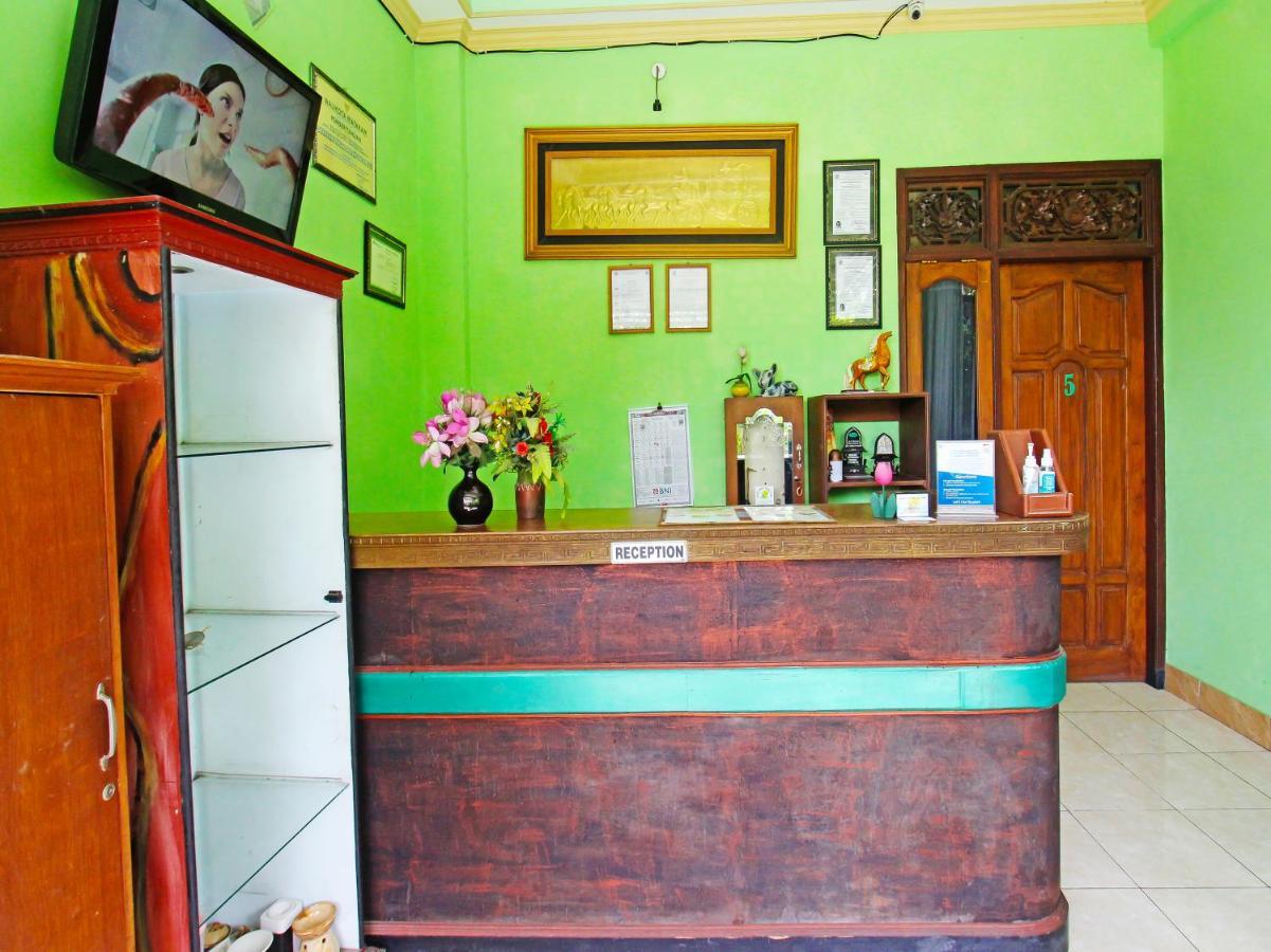 Oyo 91564 Ayodya Guest House Mataram Extérieur photo